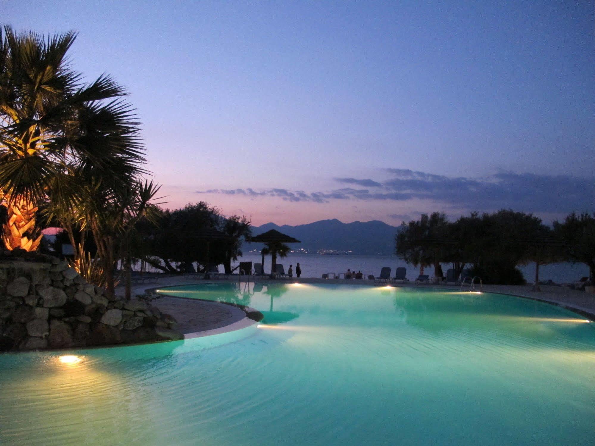 פסאתופירגוס Florida Blue Bay Resort & Spa מראה חיצוני תמונה