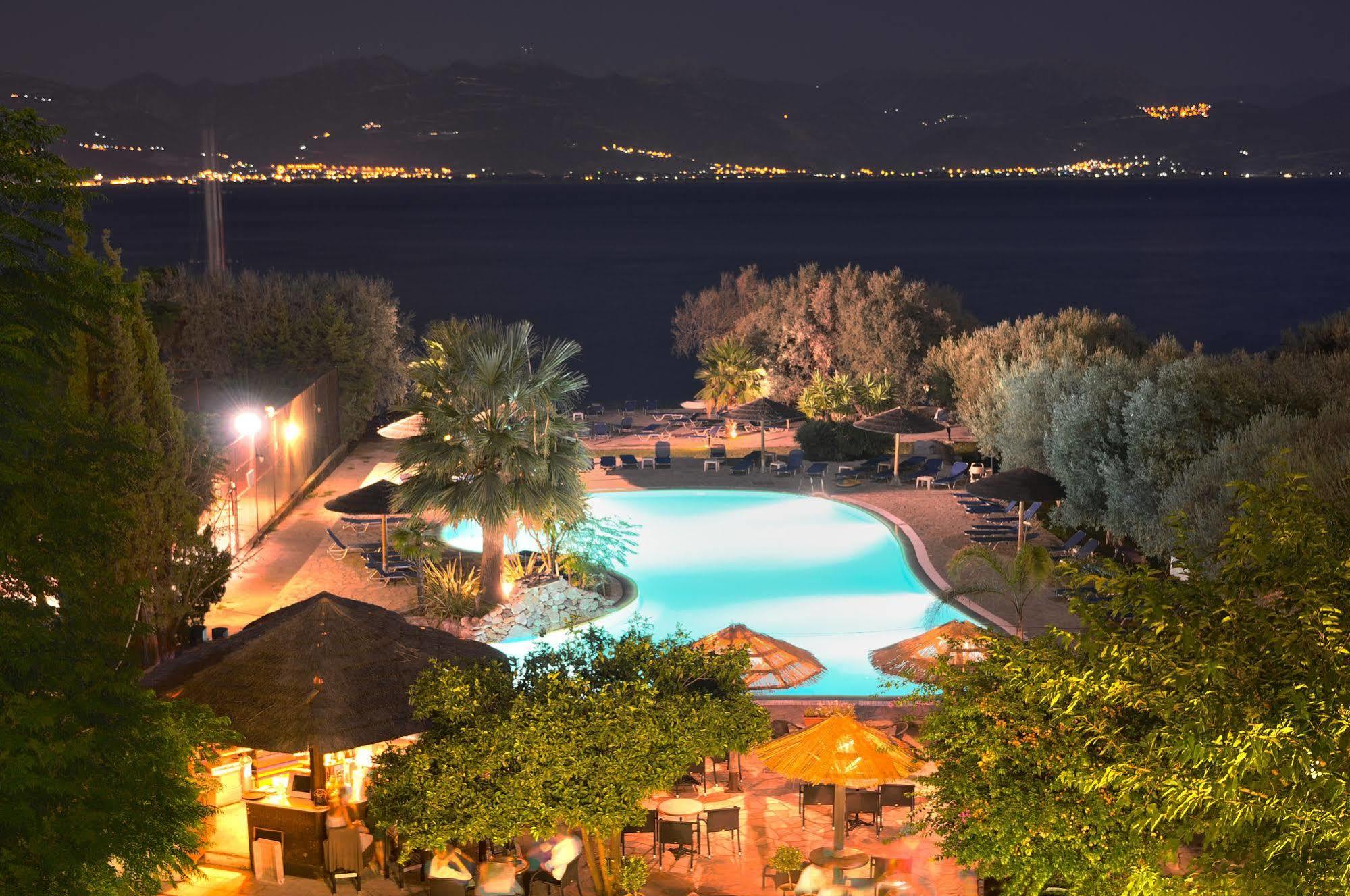 פסאתופירגוס Florida Blue Bay Resort & Spa מראה חיצוני תמונה